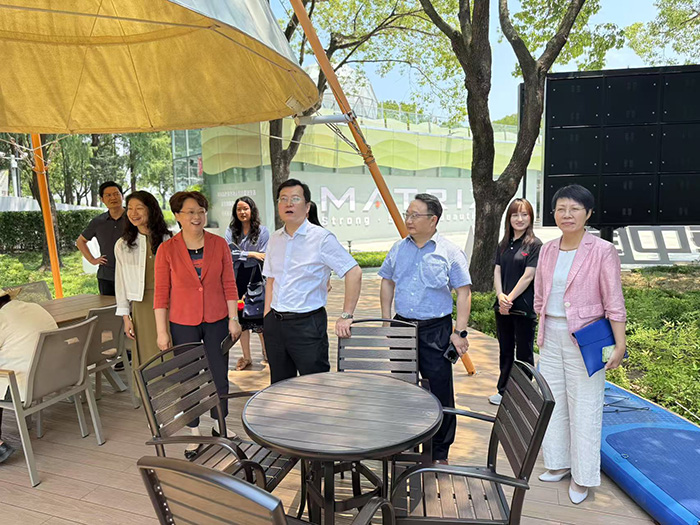 新华社上海分社党组书记、社长王永前一行调研远香文化环
