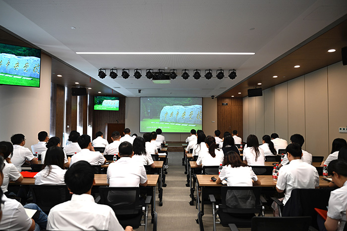 学思想 强作风 建新功 | bevictor伟德公司开展庆祝建党104周年主题活动暨深入贯彻中央八项规定精神学习教育专题党课