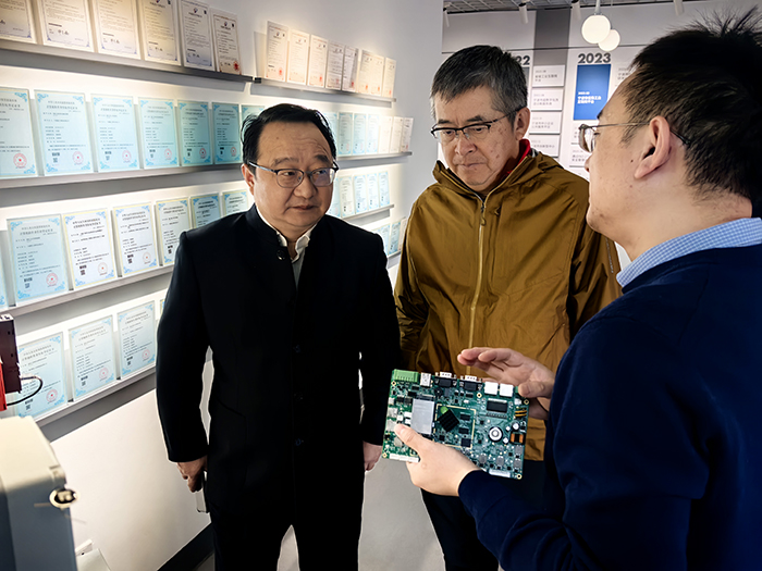 微信图片_20251212102411_706_193.jpg